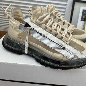 🤍 PRE-LOVED Givenchy Sneakers